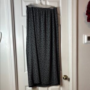 Elegant Gray Patterned Skirt